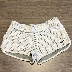 Nike - reversible shorts. Mesh & cotton